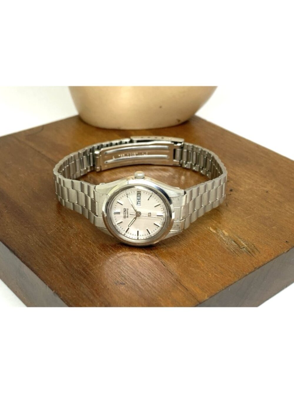 Seiko Womens Watch 2A23-0290 Vintage Quartz Day Date Silver Stainless Steel 23mm - Picture 9 of 15